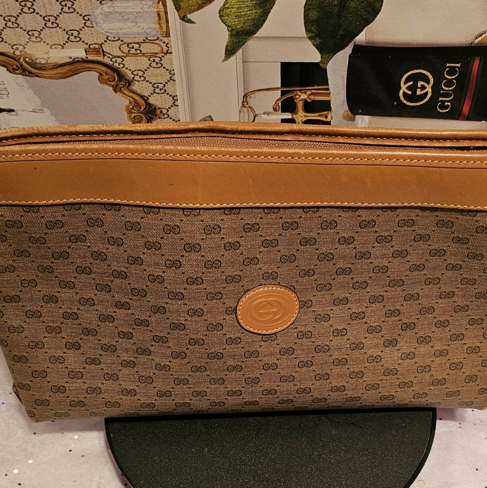 Gucci Microguccissima Vintage Leather Pouch- (COA) Certificate